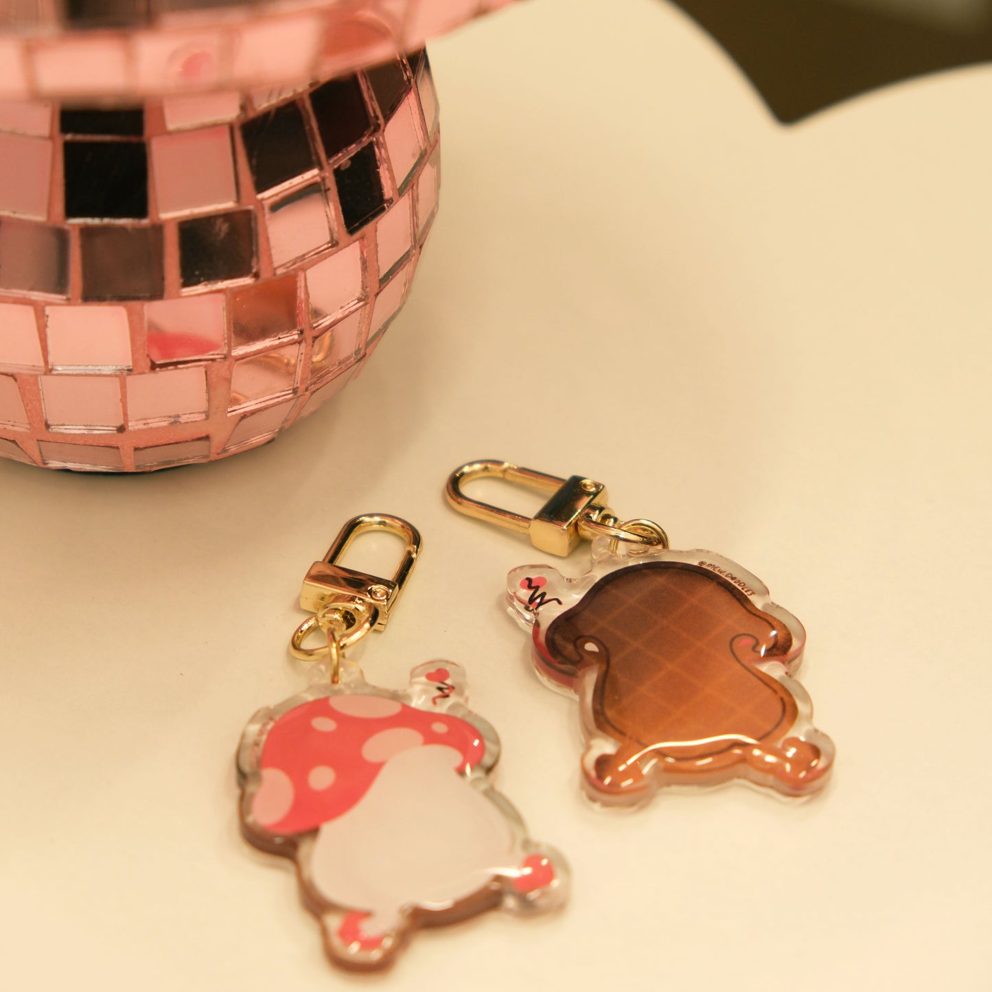 Dungeon Meshi Mushroom Reversible Keychain